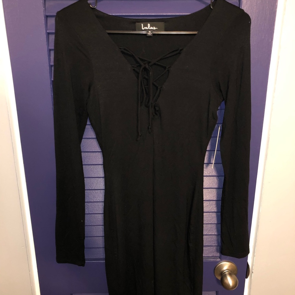 Black bodycon dress